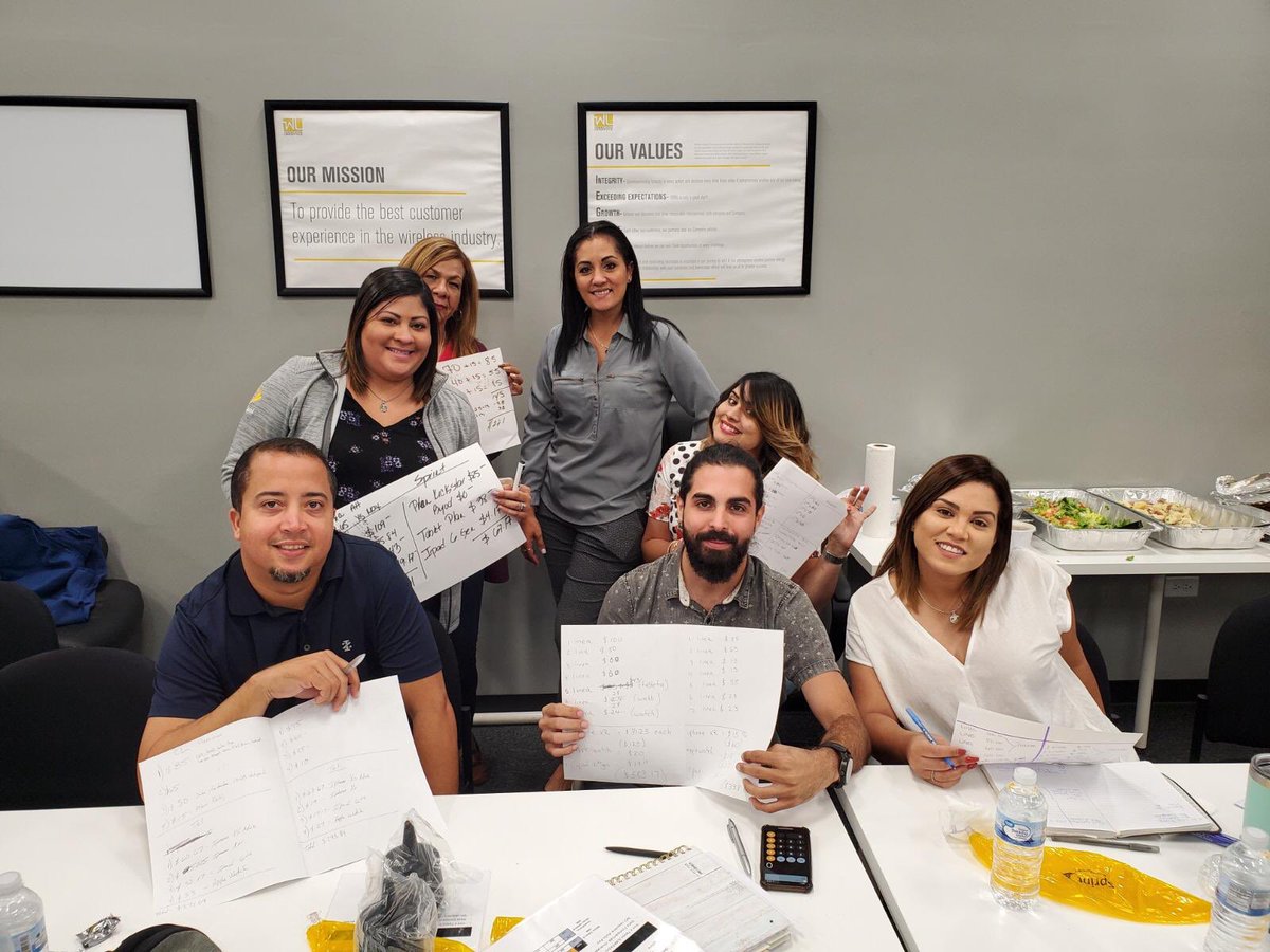 ZullyRoman1's tweet photo. Michelle Team Wl ways of coaching meeting!  💪🏼💪🏼 Great Job! @wl_byoung @WL_News @NorCal_WL @MichelleRiestra https://t.co/NV7MRX2El4