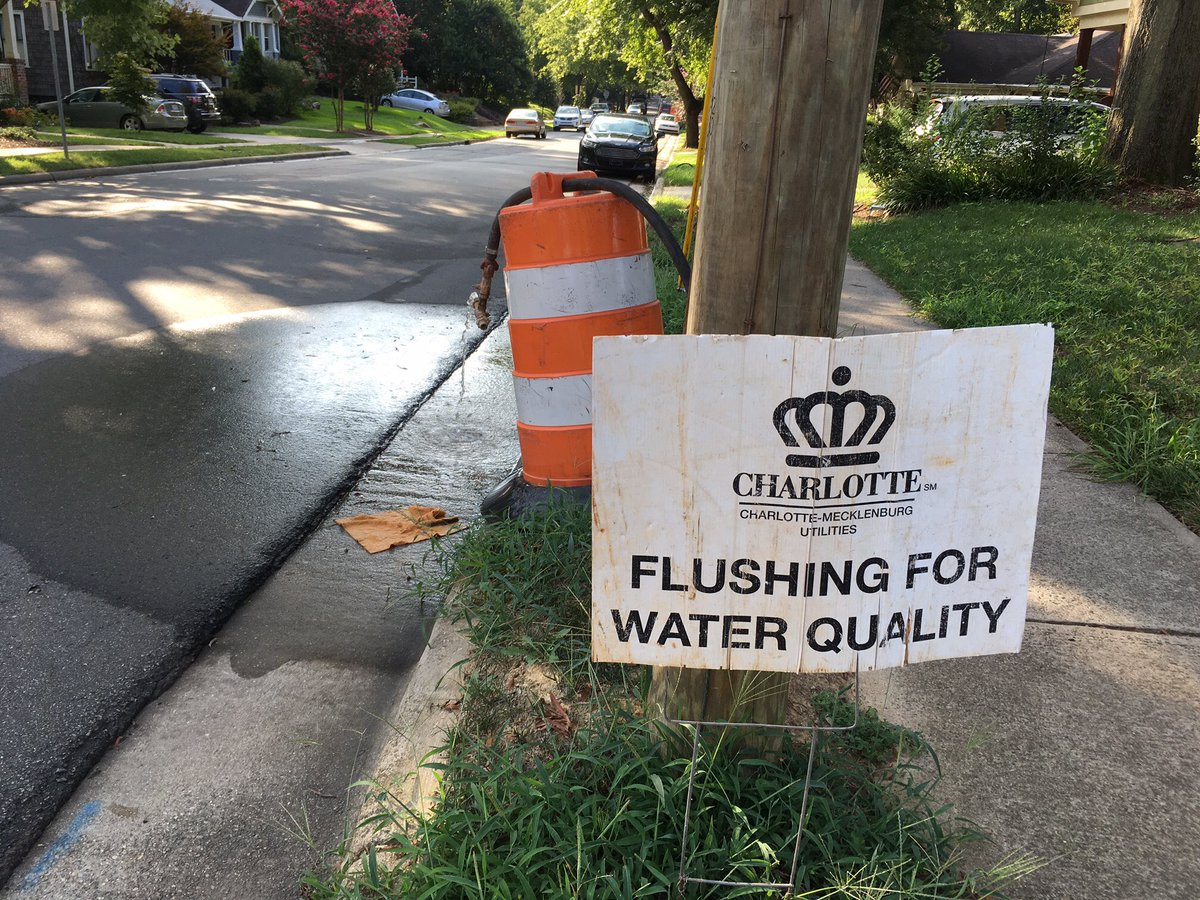Huntersville_FD's tweet photo. *ALERT* Another Fire Hydrant is flowing water this morning, Statesville Road at Stumptown Road following an earlier water main break. This is how @CLTWater clears up the water following repairs. NO NEED TO REPORT or call us...#NoEmergency #OneTownOneTeam https://t.co/qmpveTT4Ym