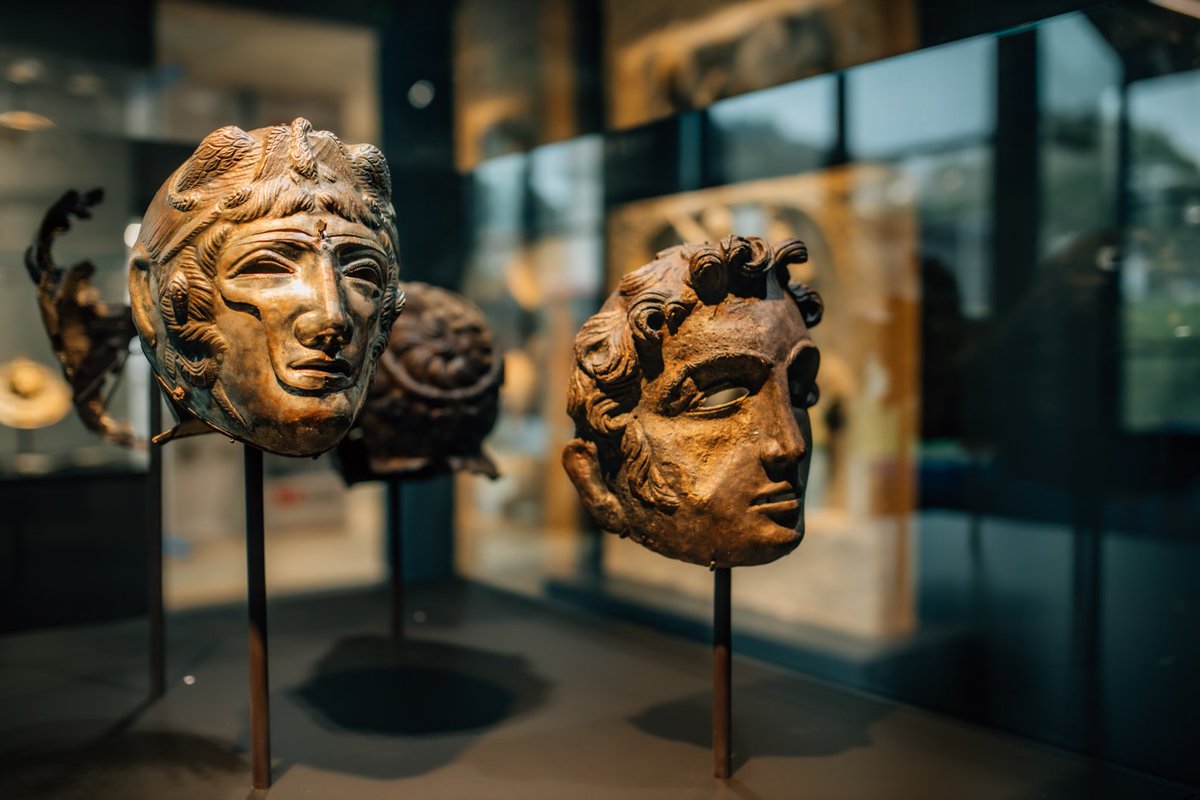 AT_BRUECKNER's tweet photo. Limesmuseum Aalen neu gestaltet!

Das @limesmuseum öffnet am 25. Mai wieder seine Tore. Auf einer erweiterten Fläche präsentiert sich die vom ATELIER BRÜCKNER neu gestaltete Dauerausstellung mit über 1200 Originalfunden. 

Zur Pressemitteilung: https://t.co/2F854kpLoY https://t.co/ekZ9lVoZ6r