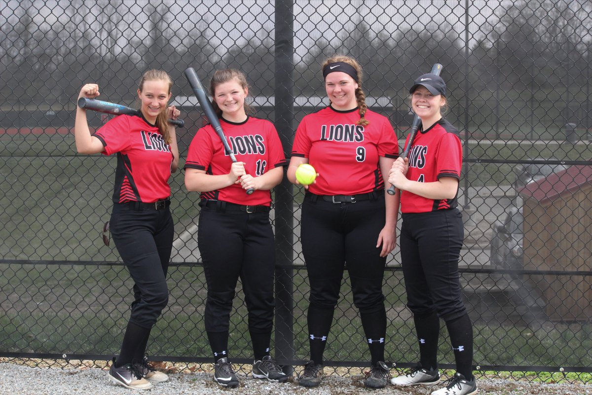 NRHSFPSB's tweet photo. Congratulations to Skyler, Deanna, Maggie, and Taylor on your graduation today! #lionforever https://t.co/u01KnNaubc