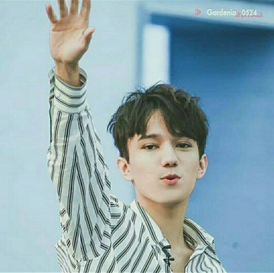 Dimash_dears_kz's tweet photo. Жиырма төртінші себебі: 
24) ТАЛҒАМЫ ЖОҒАРЫ
Ең ұнататынымның бірі Димаш ағаның талғамы. Кез келген нәрсені тек талғаммен таңдайды. Музыкалық талғамы өте жоғары, тек іріктеп жақсысын жасайды. Диирстарды сонысымен баурайды. 
#HappyBirthdayDimash
#DimashBestSinger
@dimash_official https://t.co/Wnv9BXkLCw