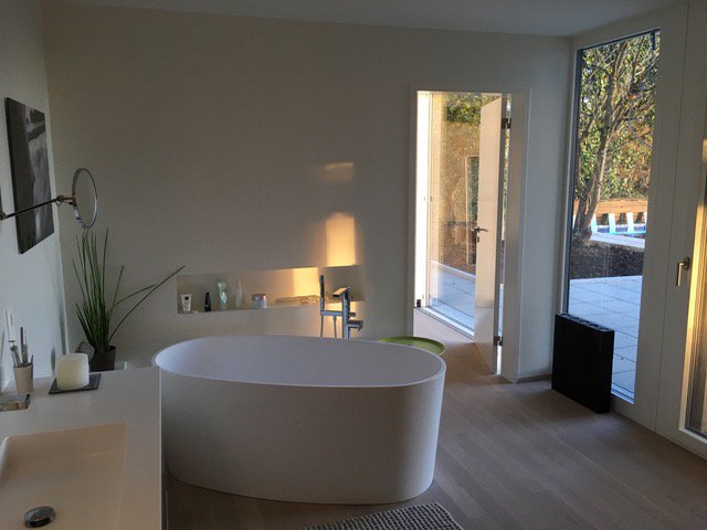 Badeloft's tweet photo. Mit vielen liebevoll angefertigten Details sorgt die Inneneinrichtung mit #Badeloft für eine angenehme „Badmosphäre“
#freistehende #badewanne #bathtub #freestanding #moderndesign https://t.co/xWZ0ONxvh9