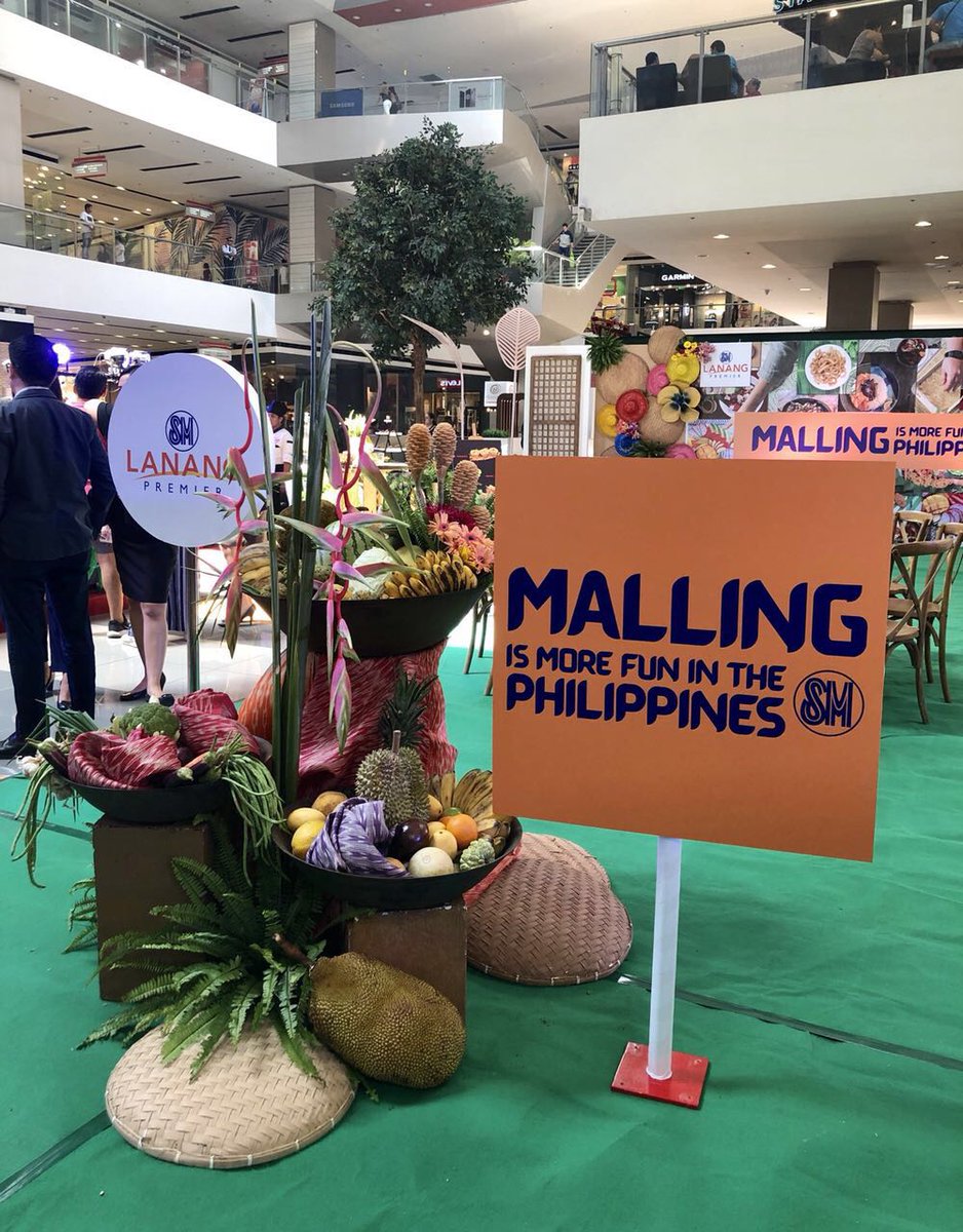 TourismPHL's tweet photo. LOOK: The fun shopping continues at the regional leg of the DOT and SM Supermall's "Malling is more fun in the Philippine" in Davao at SM Lanang Premier.
#itsmorefuninthephilippines #mallingismorefuninthephilippines https://t.co/aG49ykVX2R