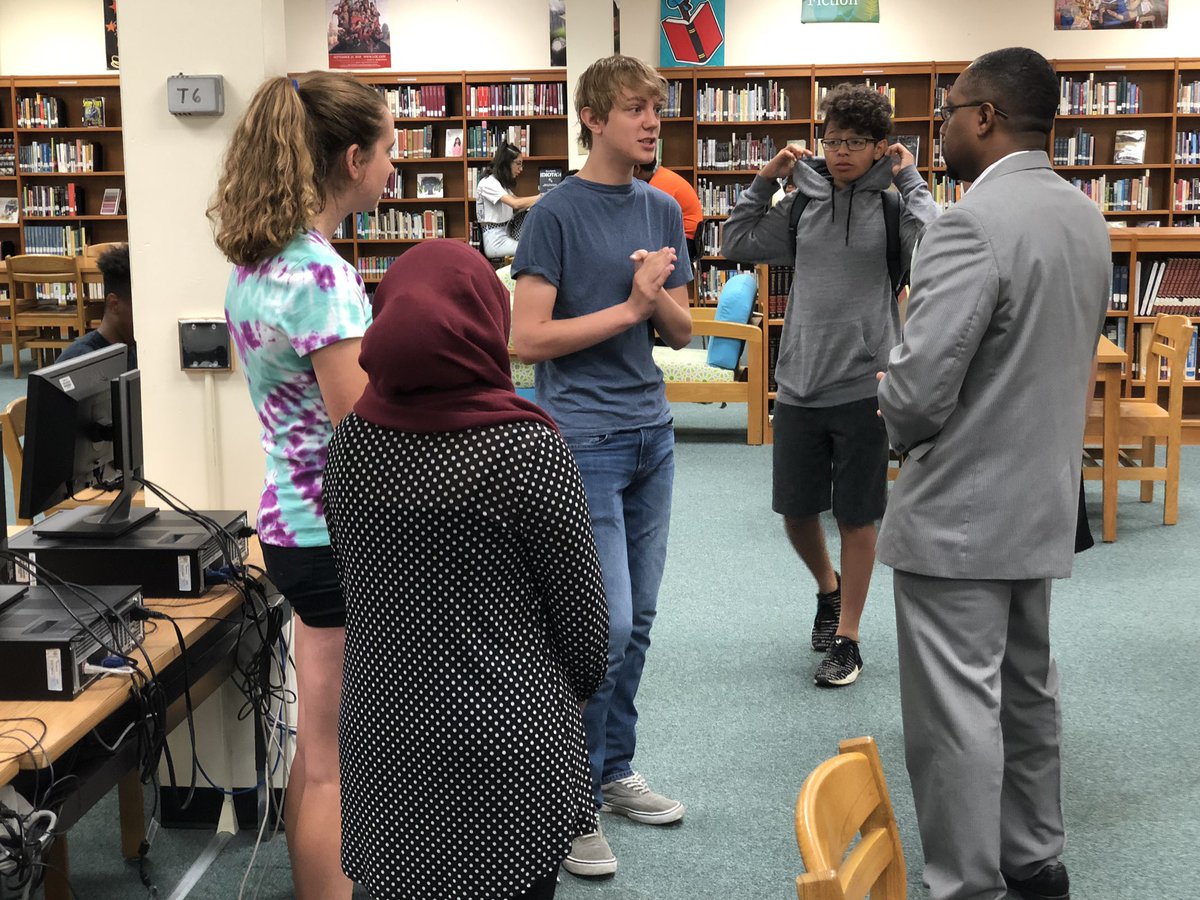 hcpss_omhs's tweet photo. A HUGE thank you to Councilman Opel Jones for coming and spending time with our OM Student Voice Council Mtg!! https://t.co/hAimgtBx3p