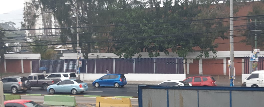 prensa_libre's tweet photo. #ClimaGT | 🌧️ ¡Precaución en el #TráficoGT! Llueve o llovizna en varios puntos de la capital. Vía @DTransitoPNC https://t.co/sjDGHldmB5