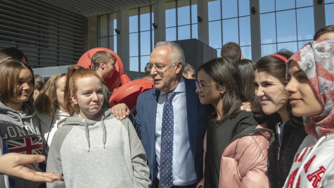 jiceniceros's tweet photo. El modelo educativo socialista ha demostrado ser un fracaso, expulsando a los jóvenes del sistema, imponiendo una supuesta igualdad a costa de la calidad, que no permiten alternativas ni oportunidades a los alumnos ni a sus familias. 
#26M #SigamosMejorando #CentradosEntuFuturo https://t.co/52enJmxlby