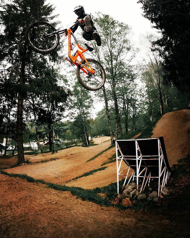 It seems that Mr. @anditillmann is prepping for a very chilled weekend. 🤘👊 #rideformula #chang3everything bit.ly/2HysduI