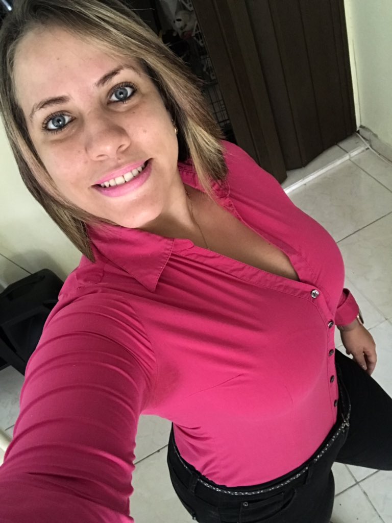 ConceSantelises's tweet image. -Verdad... o reto?....
-Reto
-Suba su foto sin filtro
Bye.-