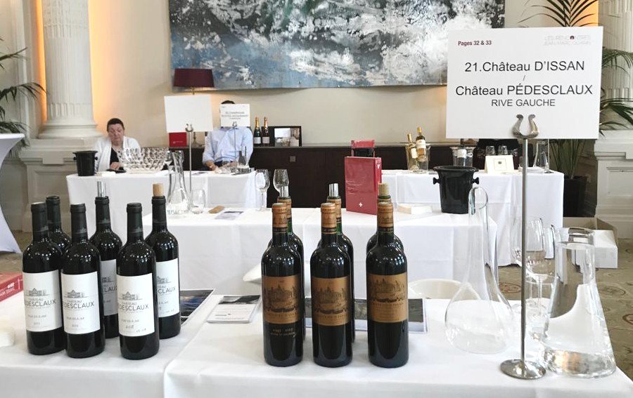 ChateauIssan's tweet photo. Rendez-vous à Lausanne pour les Rencontres de Jean-Marc Quarin @jmquarin pour déguster @ChateauIssan et @Ch_Pedesclaux dans trois fantastiques millésimes 2015 / 2016 et 2018 #winetasting #jmquarin #pédesclaux #chateaudissan https://t.co/2vC3icDJrp