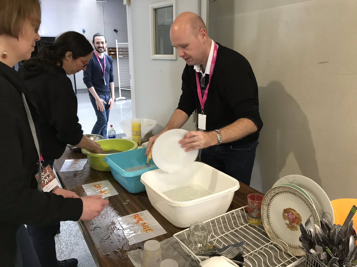 lellexindo's tweet image. Merci @Nico3333fr et @CarineReignault pour la vaisselle ! C’est aussi ça l’esprit #SudWeb !