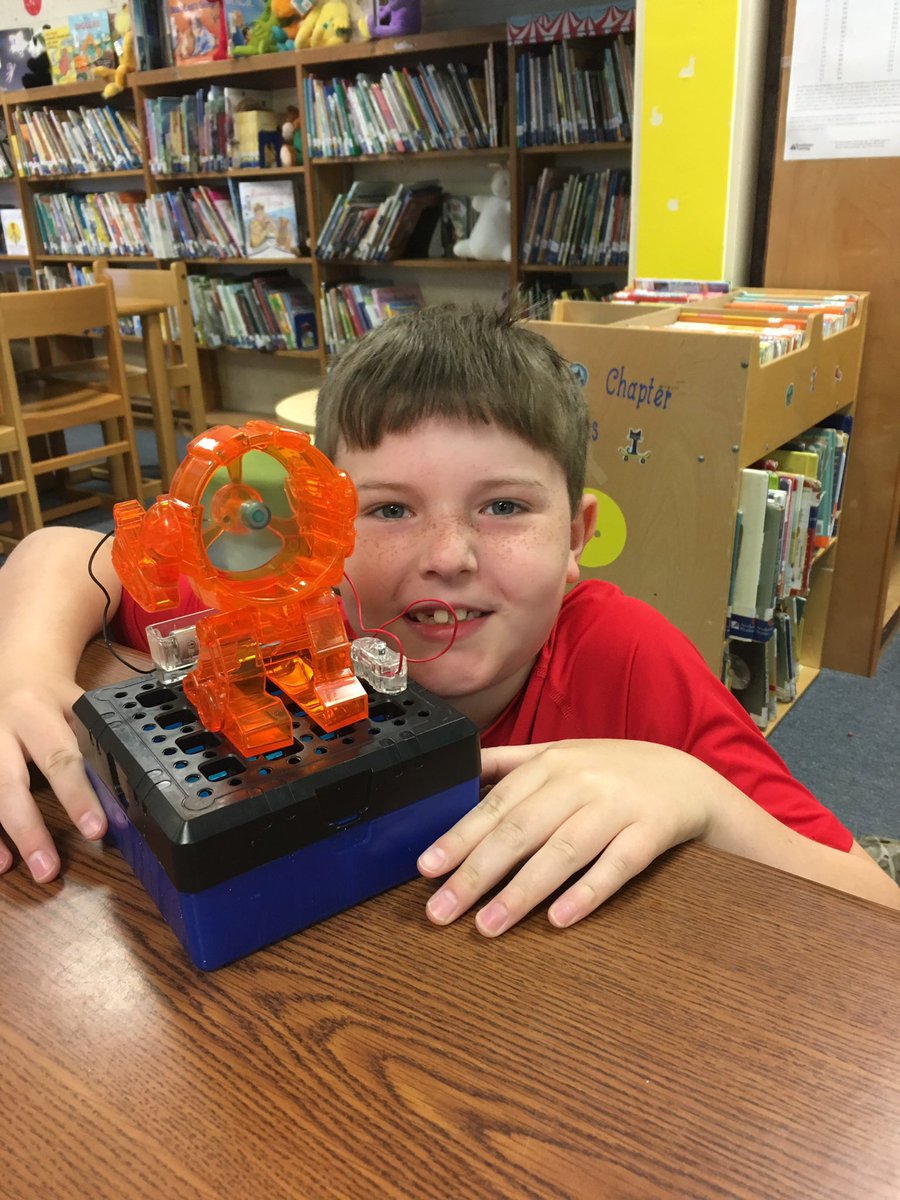 WGE_Library's tweet image. Blake got the turbine science kit working today! It was great! #WGEpride #stemrules