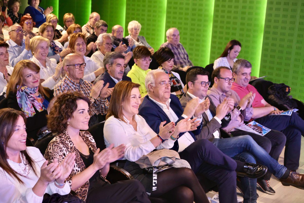 LaRiojaPP's tweet photo. Hemos recorrido toda La Rioja durante esta campaña electoral. En cada rincón hemos visto ilusión, confianza y optimismo de cara al #26M. Gracias a todos por vuestro apoyo estos días y por darnos fuerzas para ganar estas Elecciones. 
#SigamosMejorando #CentradosEnTuFuturo https://t.co/FU0ylqoERS