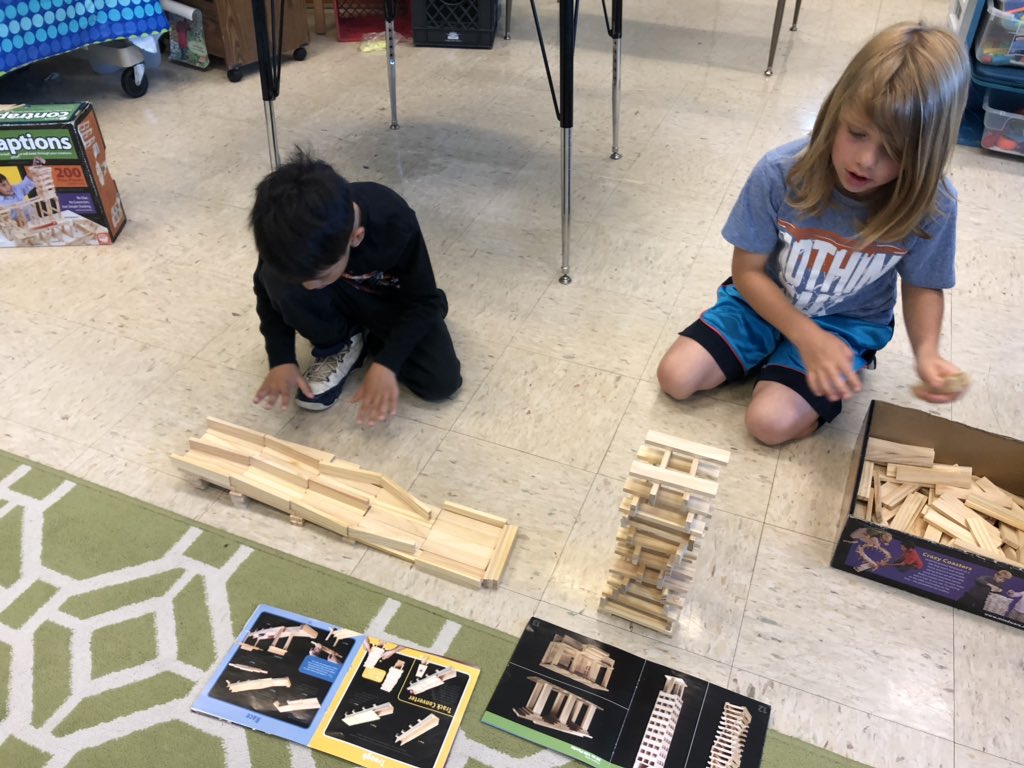 2nd gr free explore in STEM. Time to free minds and challenge brains and they love it! @gqeswps <a href="/fanninmt/">FDES-AP</a> <a href="/write2bliterate/">Joanie Hovatter</a>