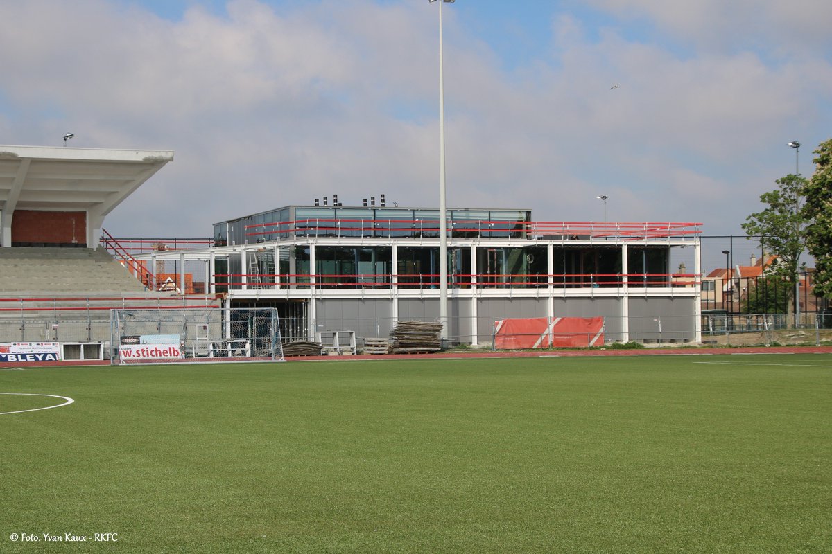 RKnokkeFC's tweet photo. Werken aan het Olivierstadion 3.0 - update 24.05.19
#weareRKFC #weareKnokke 🔵⚪️ https://t.co/aWsfDrTuaI
