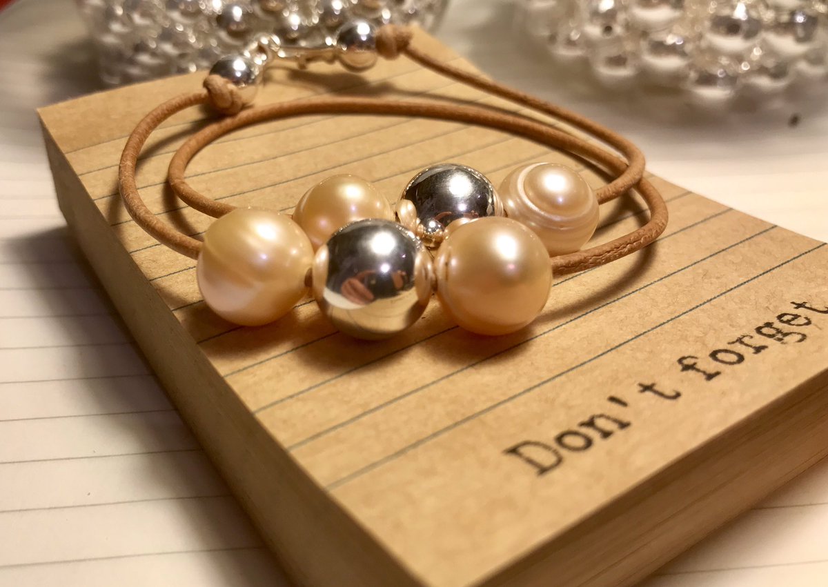 FredMacDesigns's tweet photo. Another lovely bracelet wrap!
Freshwater pearls in a pinky lustre with 12mm sterling silver beads, on light leather!
PM to purchase. $60 plus postage.
-
#design #create #farwestproud #bracelet #pearls #sterlingsilverbeads #leather #fredmacdesigns #jewellery #braceletstacks https://t.co/XogQCeWLFG