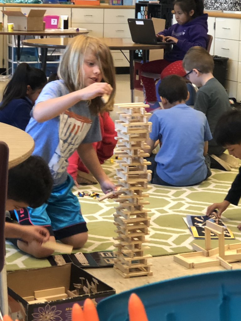 2nd grader Engineering feat during free explore in STEM. <a href="/write2bliterate/">Joanie Hovatter</a> @gqeswps <a href="/fanninmt/">FDES-AP</a> @jvanheukelum <a href="/mrboula/">Jake Boula, Ed.D</a>