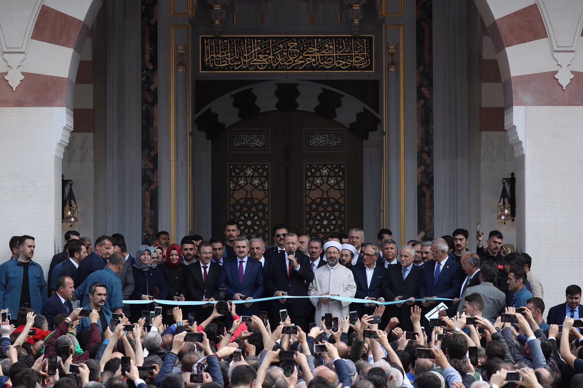 eyupakgenclik's tweet photo. Genelbaşkanımız ve Cumhurbaşkanımız Recep Tayyip Erdoğan’ın teşrifleriyle Alibeyköy - Güzeltepe Mahallemizde ki Hacı Osman Torun Camii’nin açılışı gerçekleştirildi. @cihatbiradli @RTErdogan https://t.co/Kc3WNLf3qG
