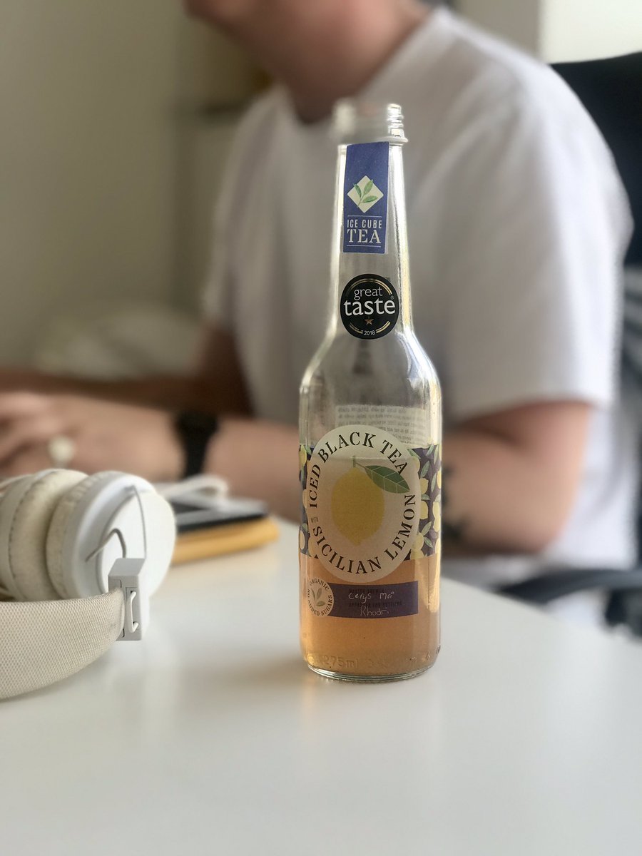 JustGrowCo's tweet image. Enjoying the delivery of @IceCubeTea courtesy of @The_Foodie_Feed in the office on this sunny afternoon 🍋