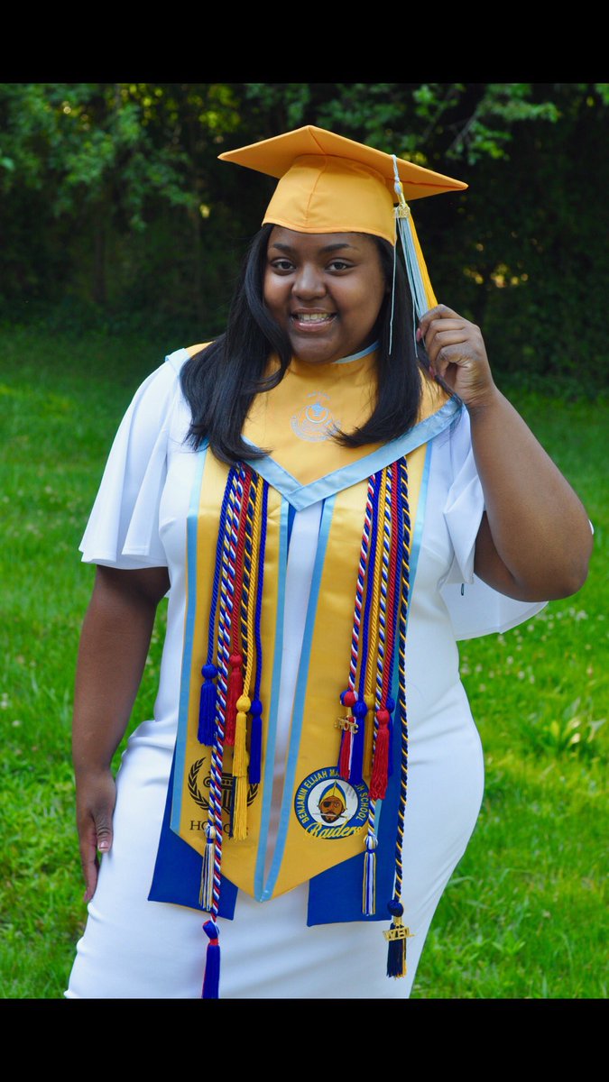 CascadeESMedCtr's tweet photo. This is the day........@GradNation19 #GradNation2019 #Grateful The Benjamin Elijah Mays Class of 2019 graduate.... Savannah Cluticia Williams @APSMediaServ @Gigi19553395 https://t.co/uQJjzND015