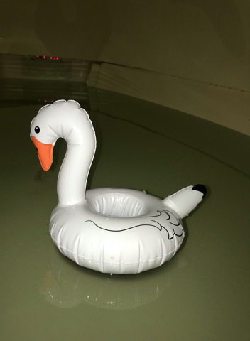 We also have floats and inflatables! So if you want a little support or need a drink of water while you’re in there. You can!👍🏼

Also, the inflatables are pretty cute and will keep you company while you’re in there😊

#marbella #floatationtherapy  #relaxation