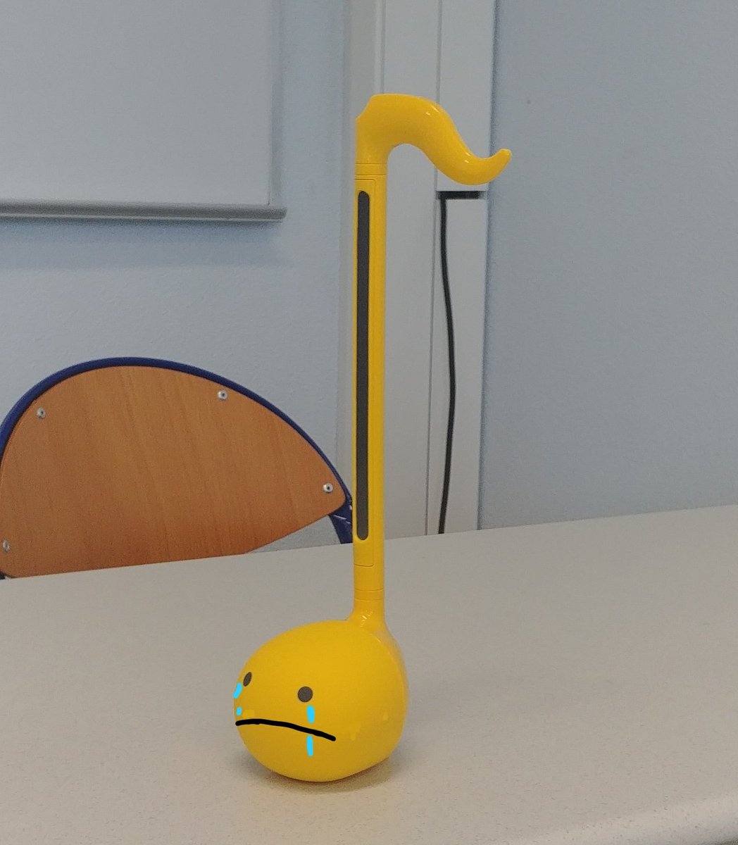 OctavPNS's tweet photo. Une minute de silence pour l'ordi de @Hugo_Ojvind qui nous a quitté aujourd'hui. Puisse sa batterie reposer en paix. https://t.co/dveEFeMx1W