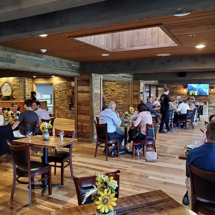 Paupack_Hills's tweet photo. This Sunday - no frills #MemorialDay BBQ on the deck from 3:00pm to 5:00pm! $5 house-made sangria 🍷
Call to make reservations: (570) 857-0251 https://t.co/Y4VwReABEJ