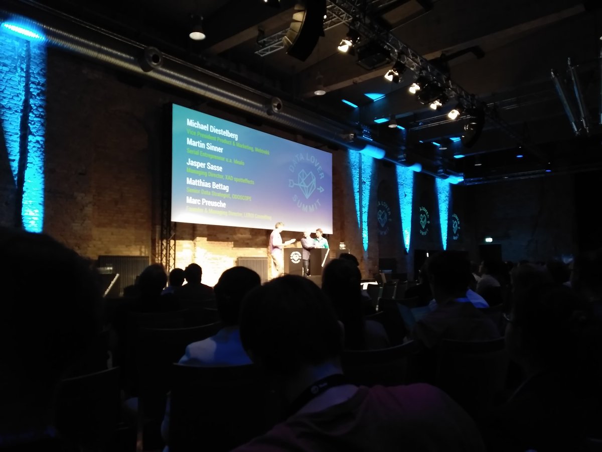 Webtrekk_Espana's tweet photo. #DataLoverSummit
No podía faltar un #panel.
 Uno en el que predomina cómo podemos utilizar la tecnología para #mejorar la #experiencia de usuarios así como para maximizar la eficacia de los procesos de #digitalización empresarial. 
10/10! ✔️ https://t.co/7ohGZCDZEz