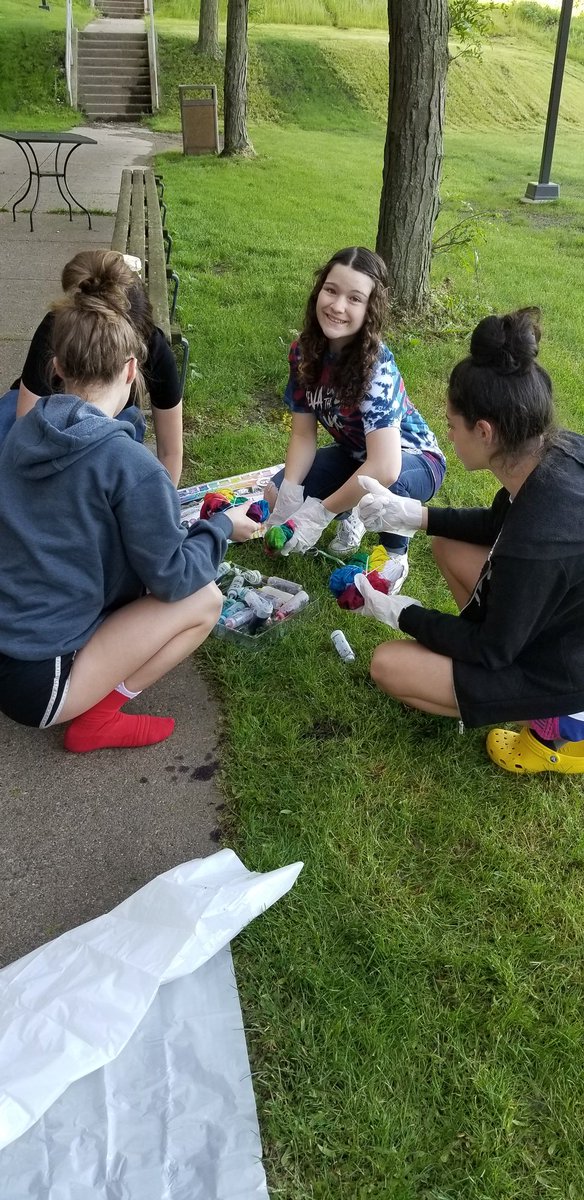 MrsSmithNHS's tweet photo. #ArtClub #TieDyes #TeamTime7 #TeamTime8 @NorthgateMiddle @NorthgateProud https://t.co/CzbQj1MGBs