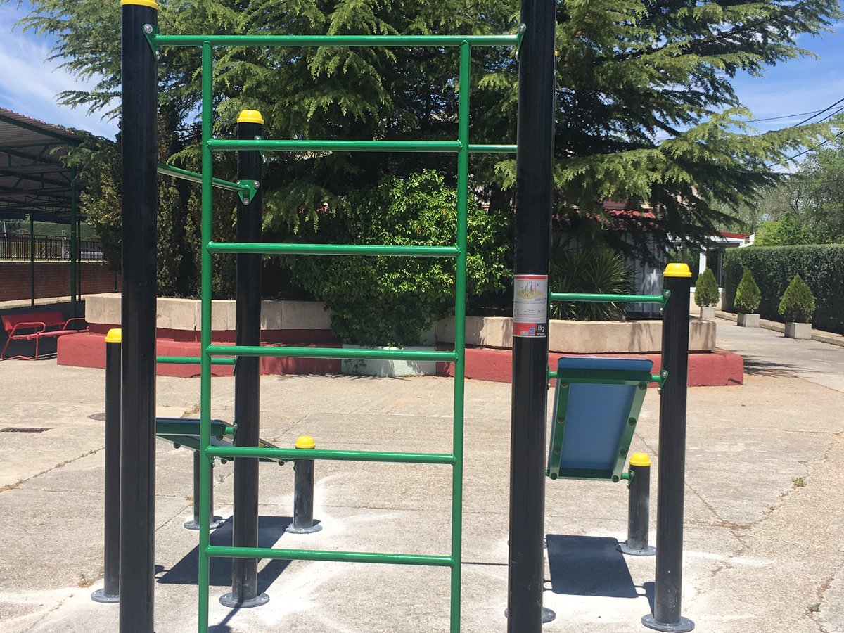 DeportesMDC's tweet photo. Nuevo Parque de Calistenia en las instalaciones de Pablo Caceres 

👉 Listo para el veranito 

#MedinaEsDeporte @JorgeBarragan_ https://t.co/nIChe0v1Se