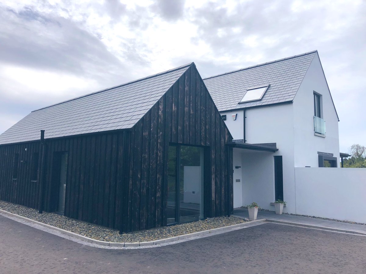 CarrollsGlass's tweet photo. Stunning new build near Belfast. Fantastic use of burnt timbers with Sapa Si windows. #dreamhome  @SapaBldgSystem @profsysireland https://t.co/XS1p0BFqUR