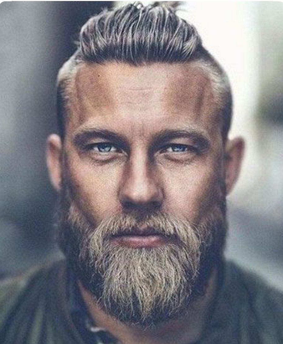 Thebeardedman4's tweet photo. LADIES IF YOUR BOYFRIEND DOESN'T HAVE A BEARD YOU HAVE A GIRLFRIEND https://t.co/FLBszynefZ
#beardoil #beardcare #beardproducts #BearDown #beardstyle #beardedtheory #BEARDS #beardedgay #bearded #beardbalm #Mensgrooming #menswear #MensWorlds #mensshoes #shave #beardlife #beardlove https://t.co/tbw7j7BpRH