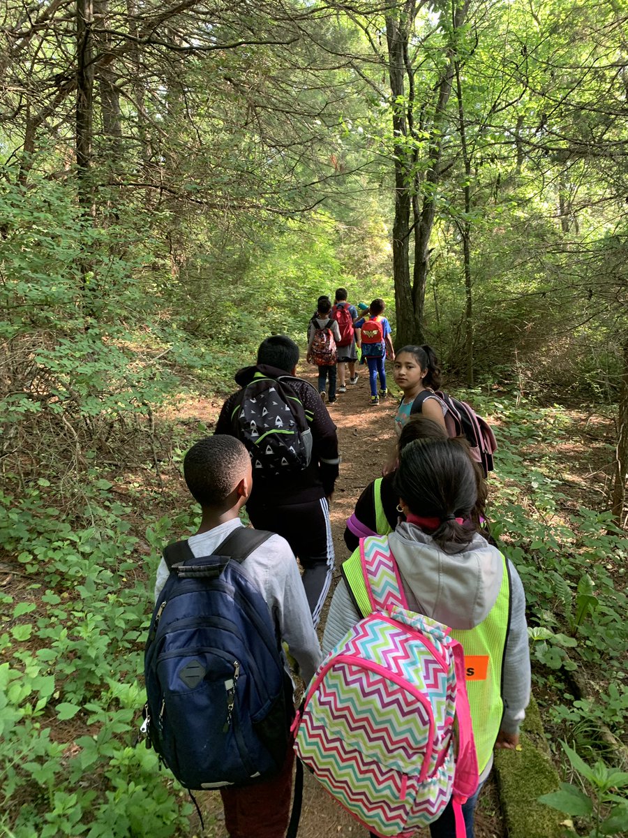 WHKeister's tweet photo. I love it when I get to join our Friday morning walking school bus.  💕☀️ https://t.co/zcI3aFkEy2