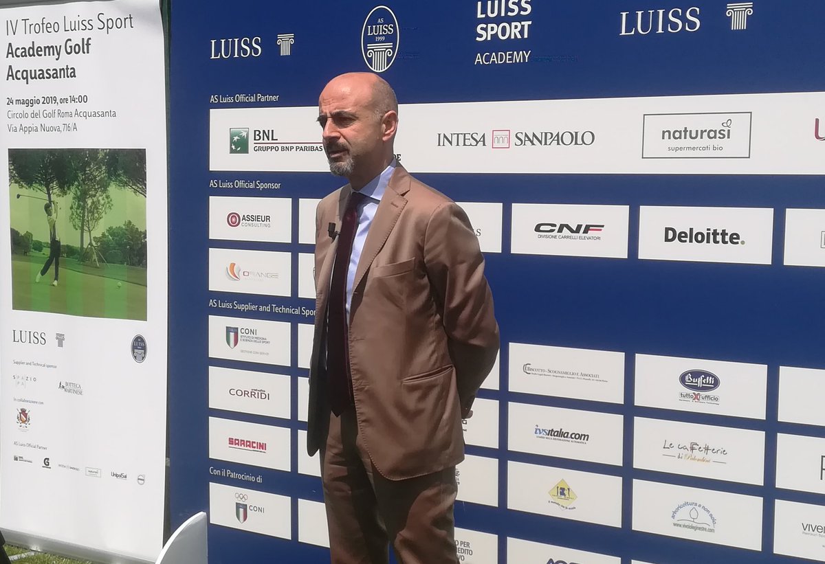 "Lo sport è sempre più al centro della nostra Università. Il suo valore è insegnare a raggiungere gli obiettivi con costanza e determinazione" 

- Il DG <a href="/UniLUISS/">Luiss Guido Carli</a> <a href="/Giannilostorto/">Giovanni Lo Storto</a> apre così il IV Trofeo Luiss Sport Academy Golf Acquasanta