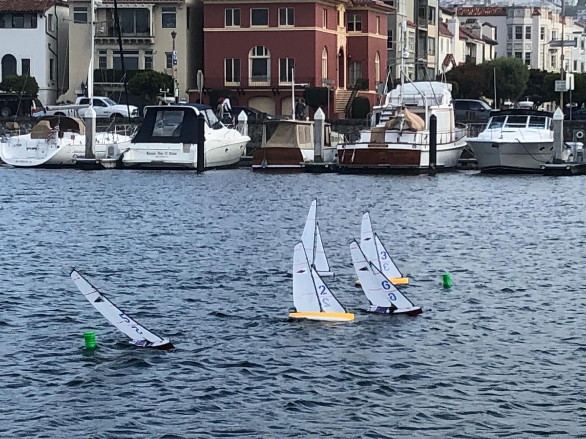 StFYC's tweet photo. Sailing you can do in your suit pants! Radio-controlled Dragonforce 65s @stfyc Friday 5pm on the docks. First come, first served boat assignments. Guaranteed to bring a smile to your face... 
#rcboats #dragonforce65 #sailing #racing #yachtclub #regatta #nowetfeet #nautical https://t.co/1yQYeh2j1B