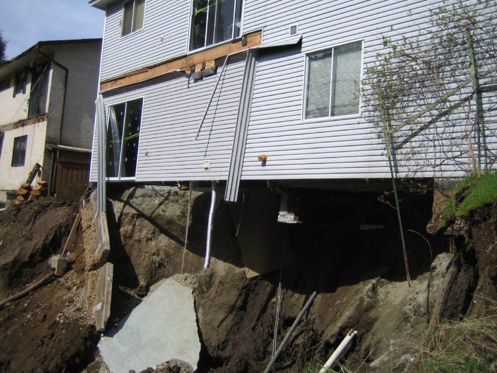 ValleyGeo's tweet photo. Often projects are located on or near sloping ground. The result can be potential slope instability such as slides, flows, and falls. Geotechnical engineers frequently need to evaluate existing and proposed slopes to assess their stability. Learn more at https://t.co/YBw1LSCXlo https://t.co/oa2W6QQ4ad