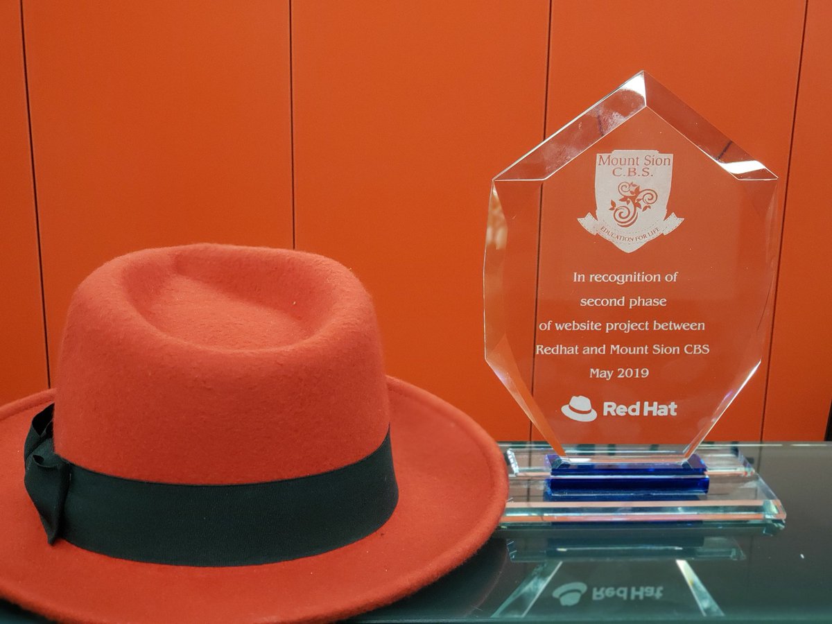 leighgriffin's tweet photo. We had the pleasure of hosting the students from @mountsion_cbs visit us in @redhat #waterford to share their experience of building their website which we mentored. The received a wonderful plaque to recognize the milestone. The future is in safe hands https://t.co/ly51lnt1um
