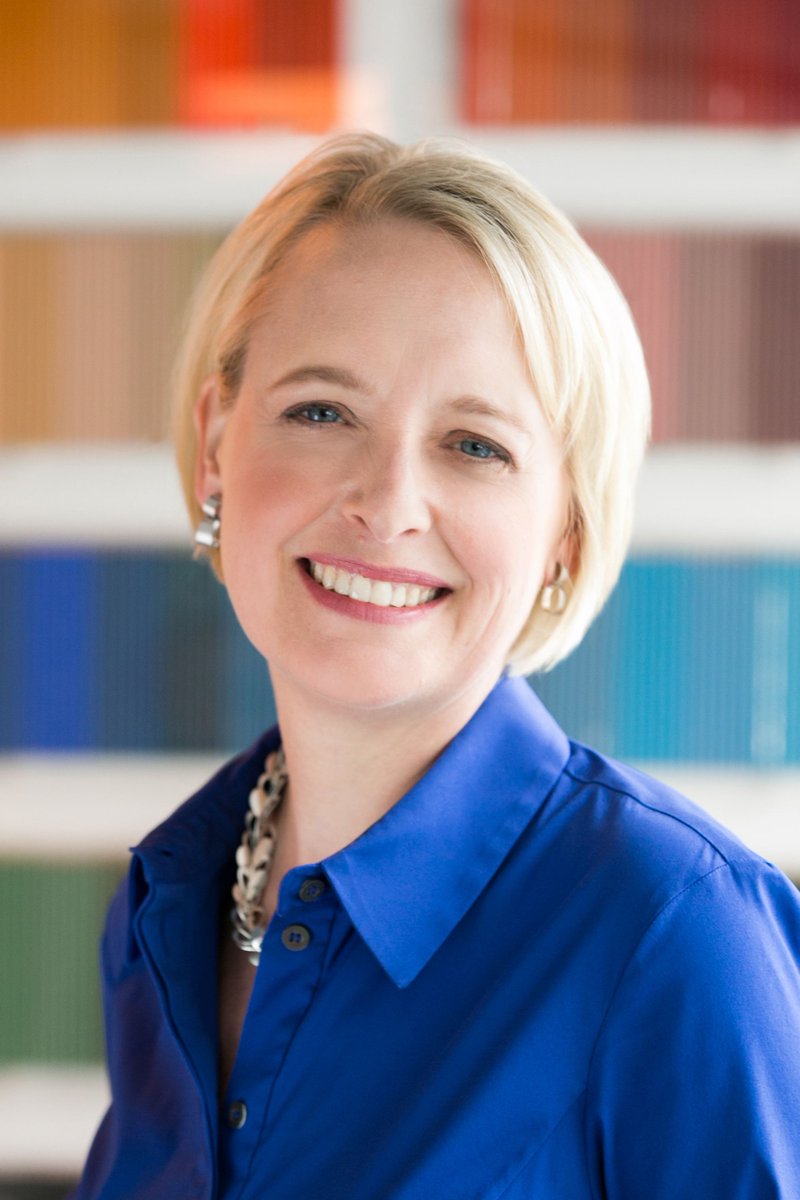 UTexasMBA's tweet image. We have a very special guest graduation speaker today: @JulieSweet, CEO @accenture North America will be sharing insights as a leader on innovation, business impact &amp;amp; diversity and inclusion! 

#UTGRAD19 #WhyMcCombs #leadership