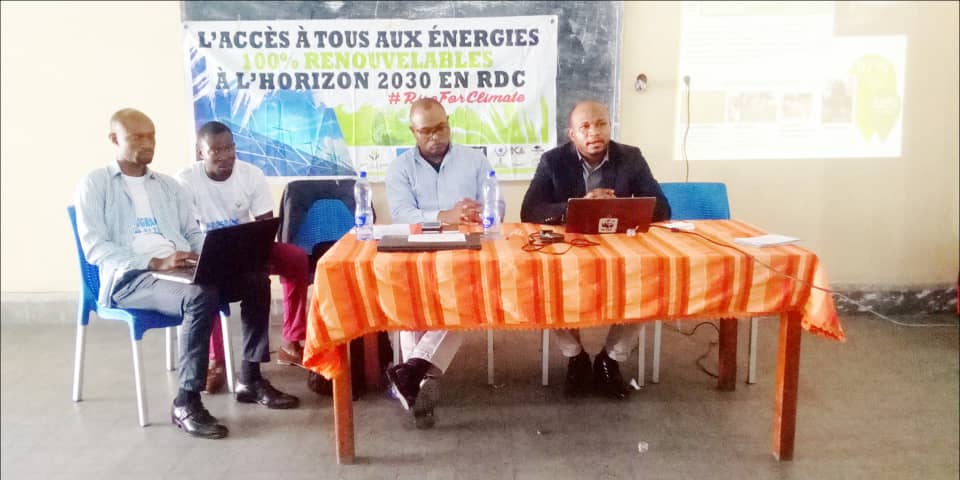 JupiterMagEcolo's tweet photo. Intervention des représentants de WWF sur la résilience et les alternatives aux énergies fossiles.
#matineedereflexion #climatechange #climat #energierenouvelable #nature #WWF https://t.co/AIXFhhtspd