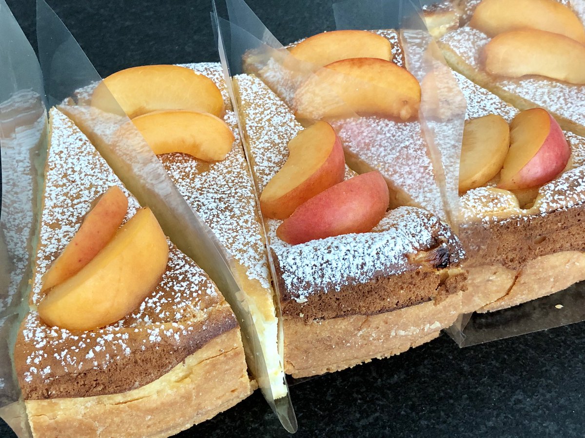 TasteAnita's tweet photo. Der erste Stück heute gehört mir💪 #topfentorte - heute frisch im Café ❤️👍#privatetastebyanita #privatetastecafe #passagelinz https://t.co/TLapf71leR