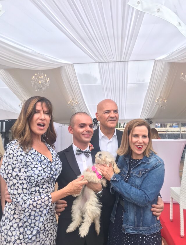 weareforfilms's tweet photo. Tarantino + dogs = cinephile heaven. #Cannes #PalmDog https://t.co/olqxlS27M0