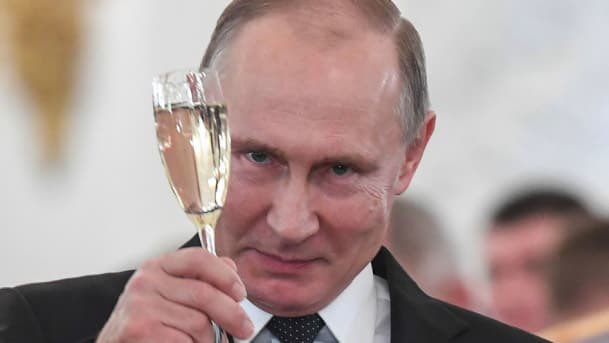 TapestryofPeace's tweet photo. Trump is the one that has aided Russia/Putin by lifting sanction. @realDonaldTrump came close to committing  treasonous crimes protecting Russia’s cyber war. He doesn’t know the definition of the word. #Helsinki #TrumpTowerMoscow #TrumpStone https://t.co/BW6T2XSbfX