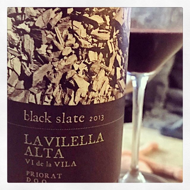 wine_momo's tweet photo. @jebdunnuck called this a “sensational wine.” Part of the Black Slate label that focuses on different villages of Priorat, the Black Slate La Vilella Alta is a blend of Cariñena, Garnacha, Cabernet w, Syrah and Merlot. Smoky with dark chocolate, black currents and intriguing… https://t.co/nJj0Kxagq4