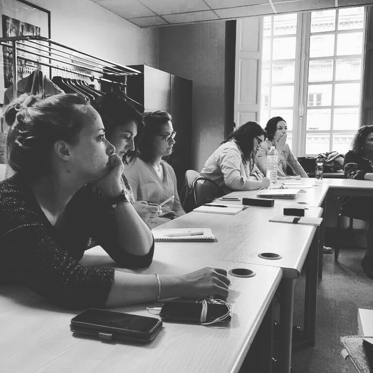 Atelier éclairant entre les deux Cercles de Bouge ta Boite à #bordeaux avec <a href="/AnneYore/">Anne-Laure Marin</a> sur la communication : « comment s exprimer dans la presse et sur les réseaux sociaux ?» Bravo à toutes et merci <a href="/BNPParibas/">BNP Paribas Group</a> pour l'accueil
Pour rejoindre <a href="/BougeTaBoite/">Bouge ta Boite</a> bit.ly/RejoindreBtB