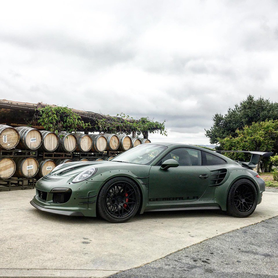 GEMBALLA GTR 8XX EVO-R BITURBO based on 991 Turbo / Turbo S.
818 HP (602 kW) / 1,098 Nm. 0-100 km/h (0-62 mph) in 2.38 seconds.

#gemballa #gtr8xxevor #omghowfast