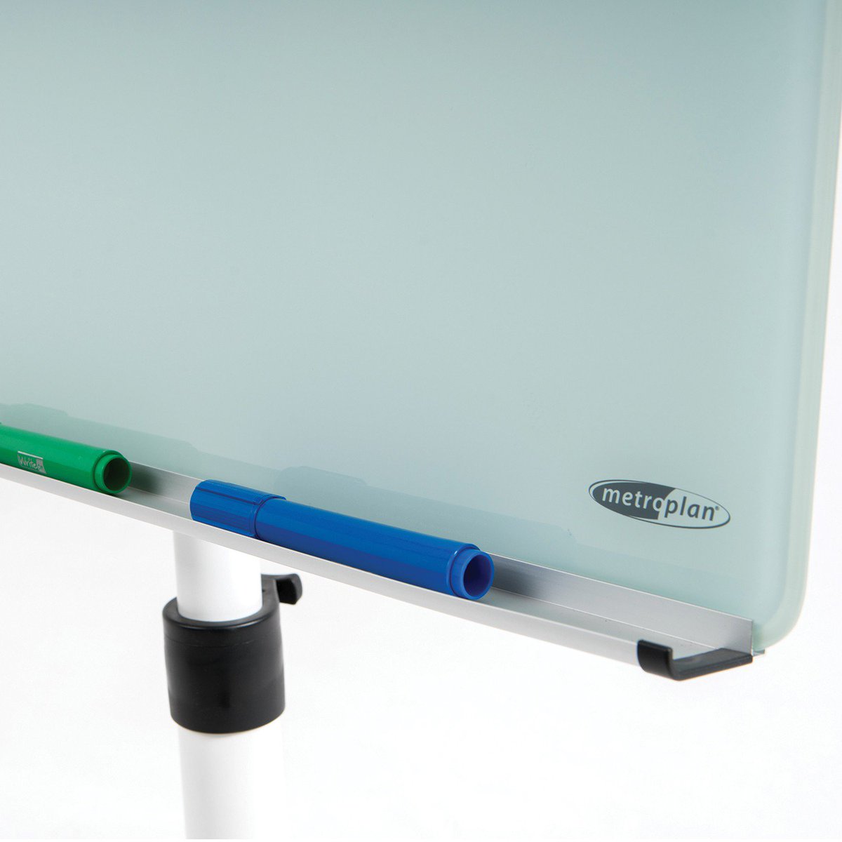 Enhance your #training, #teambuilding or #office environment with the WriteOn Glass Flipchart Easel.

metroplan.co.uk/whiteboards/gl…