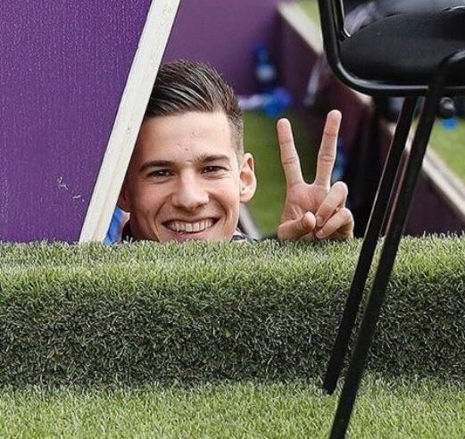 TheMagician_21's tweet photo. 🍀🍀 Este es el Santi Mina de la suerte 🍀🍀

Da RT o el Valencia perderá la final de Copa por un fallo psicomotriz de Santi Mina.

🍀🍀 No te la juegues y da RT. Esa sonrisa merece la Copa 🍀🍀 https://t.co/YqqeE6blPN