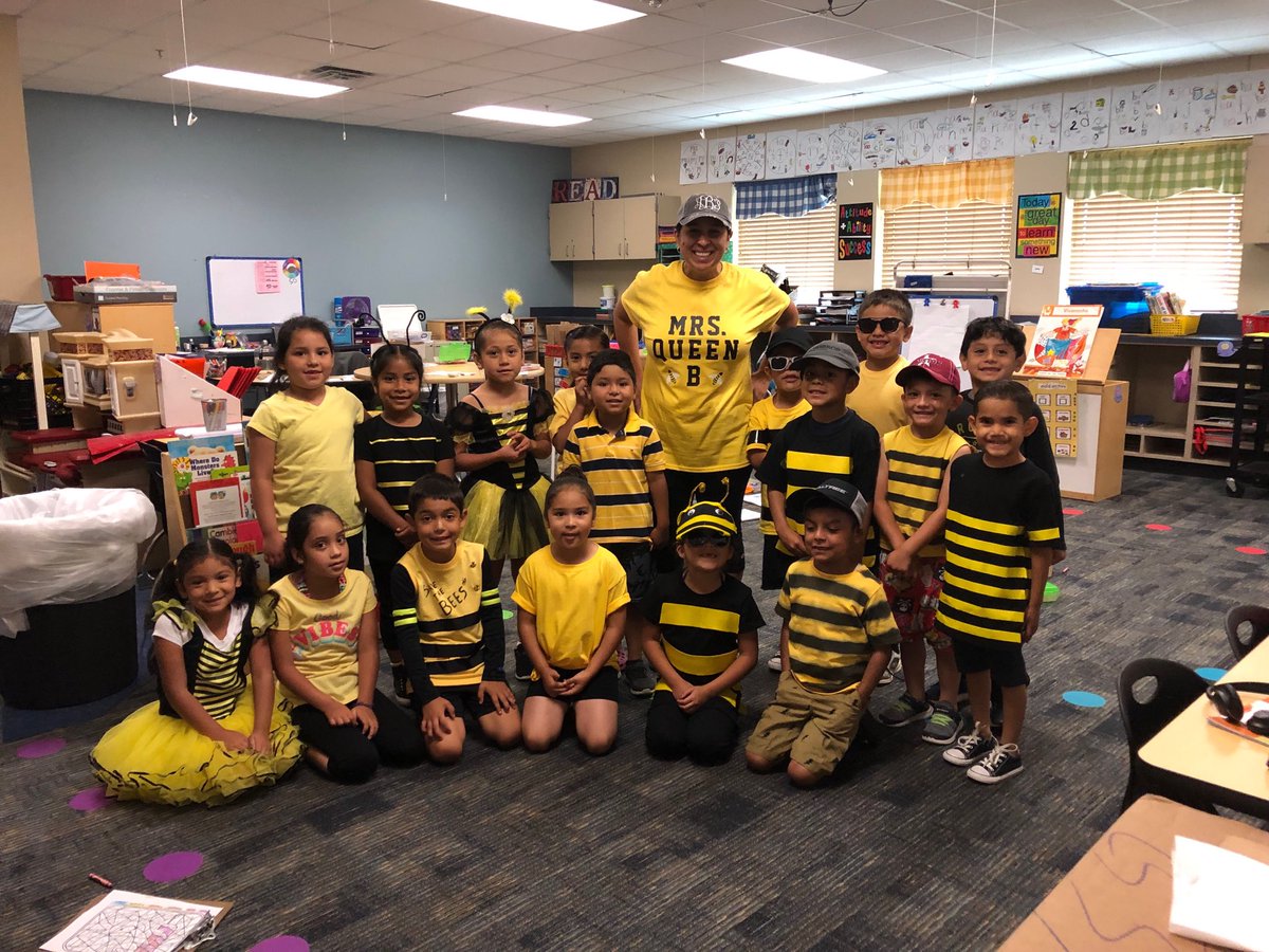 It’s field day at Turlington. Queen B and her busy 🐝!  #wisdgreatness #tesgreatness