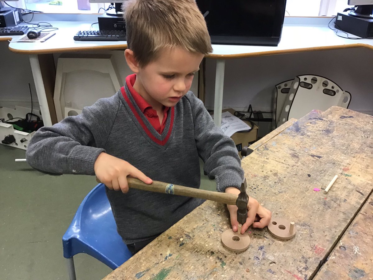 MoulsfordPP's tweet photo. Last week, Bobcats were lucky enough to visit the DT lab to experiment and use appropriate tools to make Incey Winceyβs. spout π·#mpscreativity #mpsfun https://t.co/HPf8QtDXDc