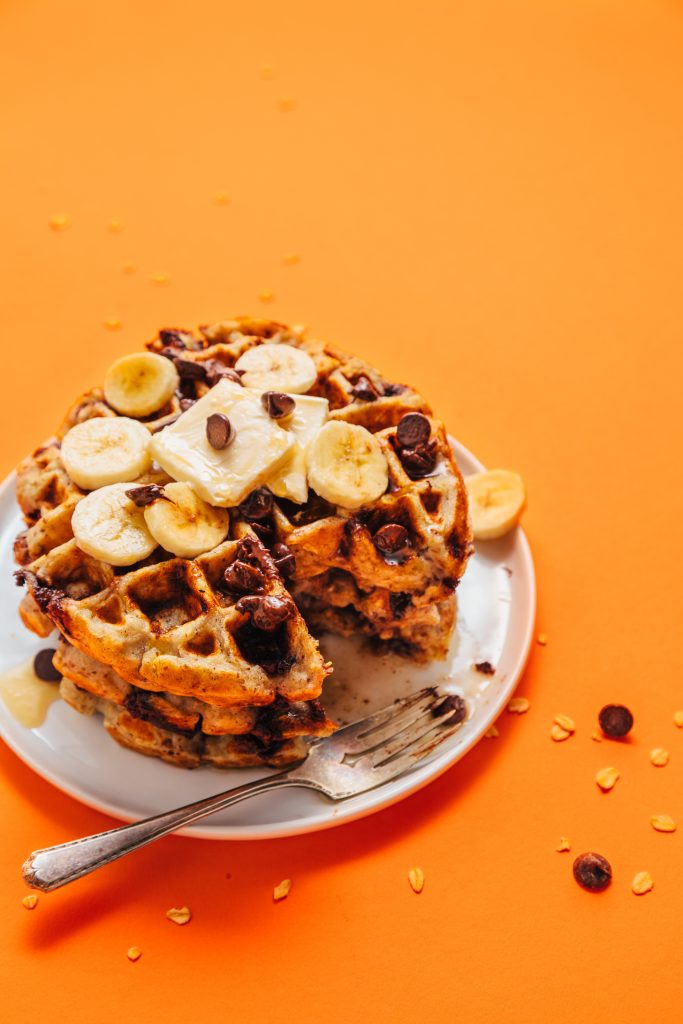 1-Bowl Chocolate Chip Banana Bread Waffles dlvr.it/R5LRlv via <a href="/minimalistbaker/">MINIMALIST BAKER</a>