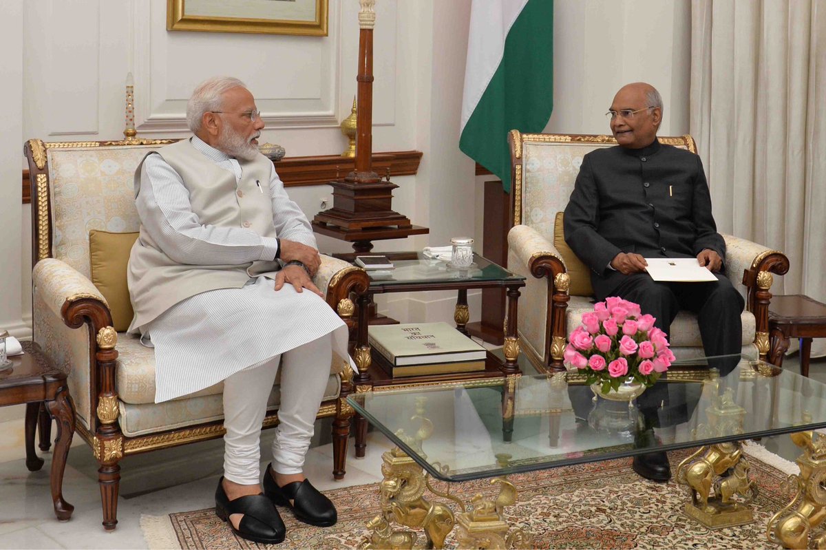rashtrapatibhvn's tweet image. Prime Minister @narendramodi called on President Kovind at Rashtrapati Bhavan. The Prime Minister tendered his resignation along with the Union Council of Ministers